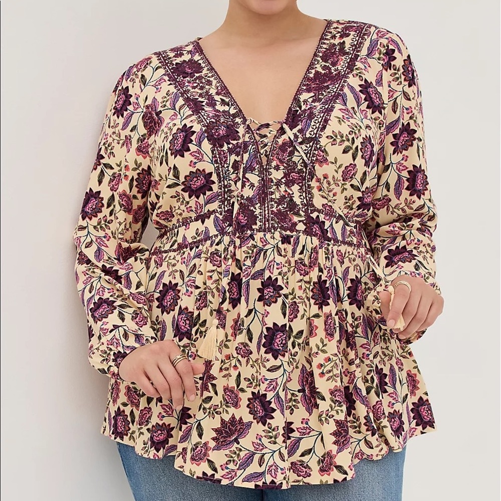 BNWT TORRID EMBROIDERED LACE FRONT BABYDOLL TOP - TEXTURED CHALLIS FLORA…
